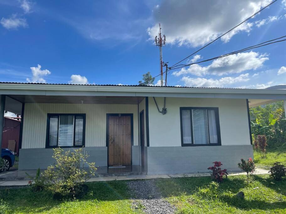 Large & Confortable Family House La Fortuna Extérieur photo